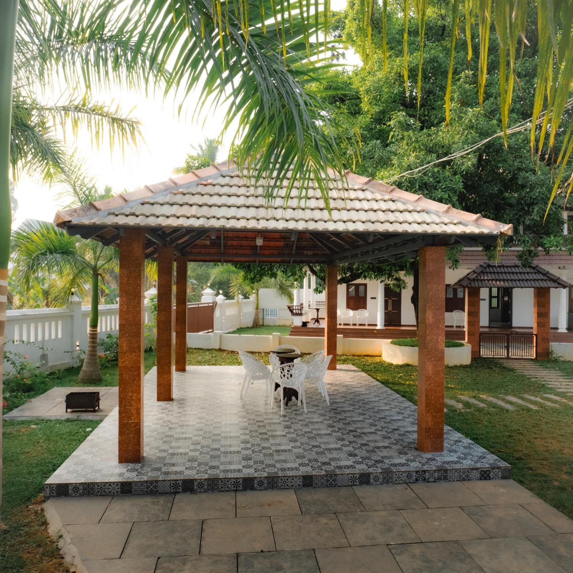 Tamarind Heritage Holiday Home Angamali Exterior photo